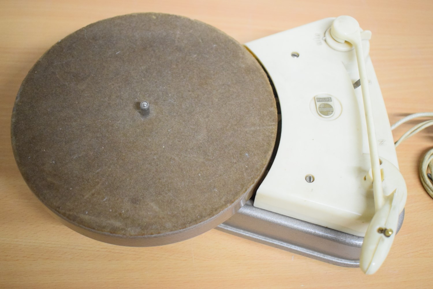 Philips AG2104 Turntable  			